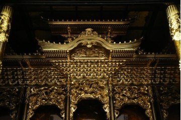 中古　未使用　展示品　70代　金仏壇「大空」　梨地塗り　落ち着きのある明るい佇まいが魅力の長岡仏壇　定価約120万円　(R-051622)