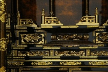 中古　未使用　展示品　70代　金仏壇「大空」　梨地塗り　落ち着きのある明るい佇まいが魅力の長岡仏壇　定価約120万円　(R-051622)