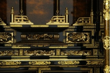 中古　未使用　展示品　70代　金仏壇「大空」　梨地塗り　落ち着きのある明るい佇まいが魅力の長岡仏壇　定価約120万円　(R-051622)