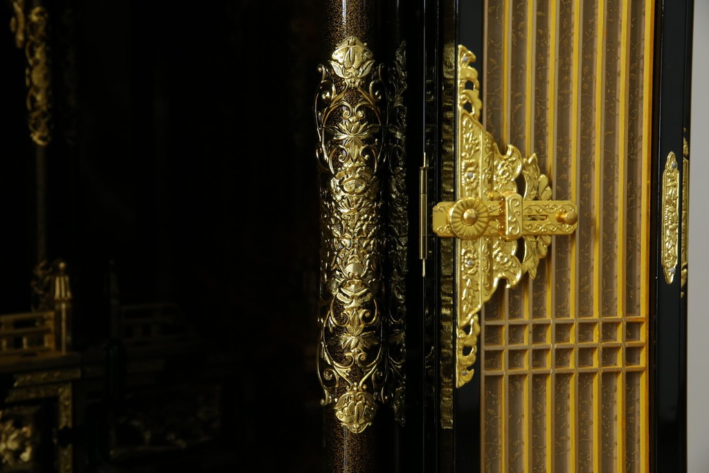 中古　未使用　展示品　70代　金仏壇「大空」　梨地塗り　落ち着きのある明るい佇まいが魅力の長岡仏壇　定価約120万円　(R-051622)