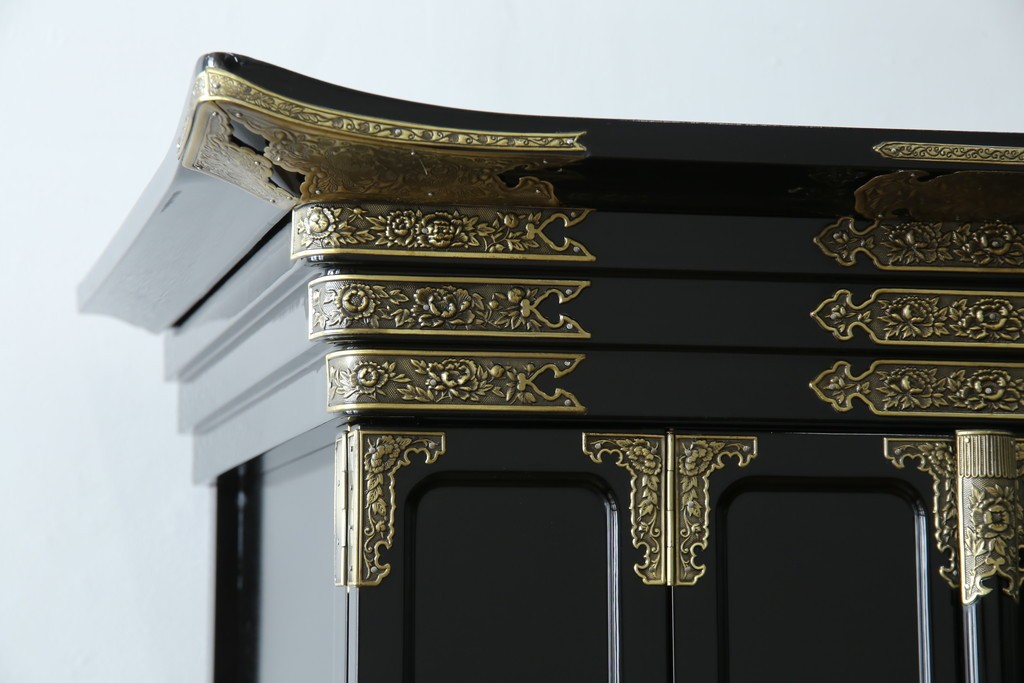 中古　未使用　展示品　70代　金仏壇「大空」　梨地塗り　落ち着きのある明るい佇まいが魅力の長岡仏壇　定価約120万円　(R-051622)