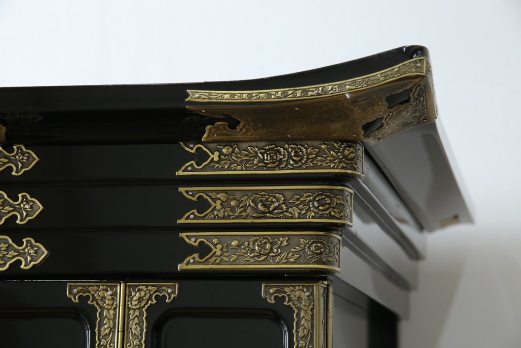 中古　未使用　展示品　70代　金仏壇「大空」　梨地塗り　落ち着きのある明るい佇まいが魅力の長岡仏壇　定価約120万円　(R-051622)