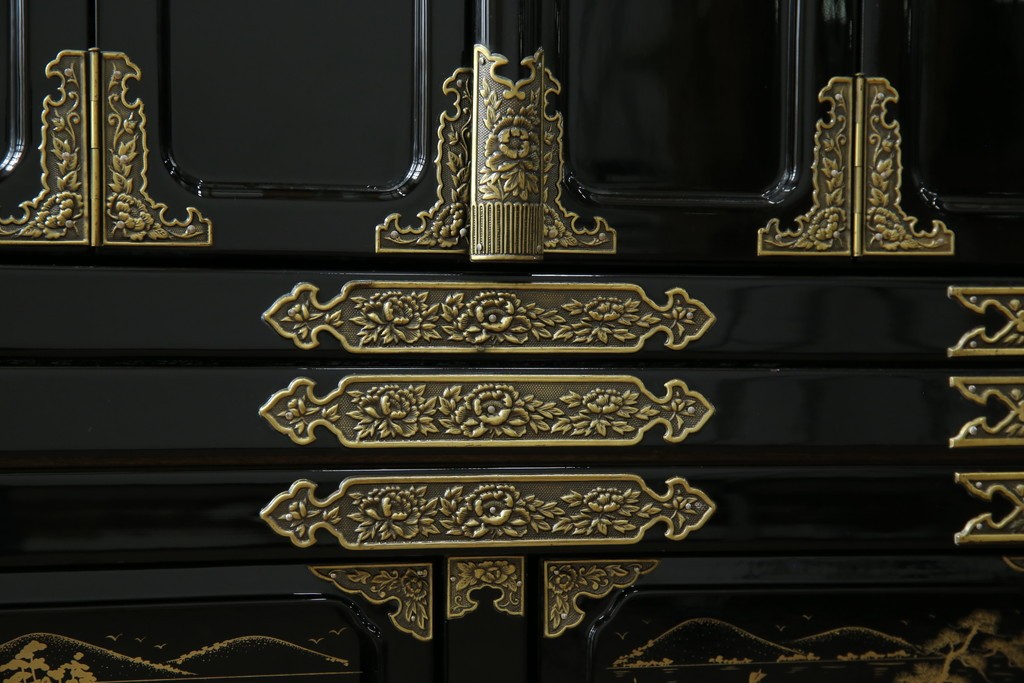 中古　未使用　展示品　70代　金仏壇「大空」　梨地塗り　落ち着きのある明るい佇まいが魅力の長岡仏壇　定価約120万円　(R-051622)