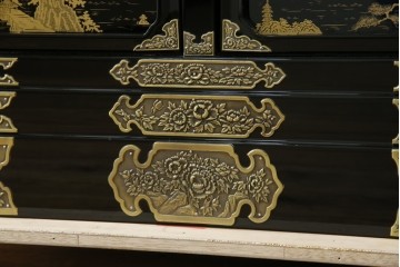 中古　未使用　展示品　70代　金仏壇「大空」　梨地塗り　落ち着きのある明るい佇まいが魅力の長岡仏壇　定価約120万円　(R-051622)