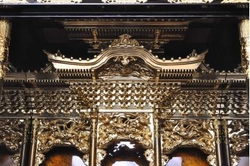 中古　未使用　展示品　70代　金仏壇「大空」　梨地塗り　落ち着きのある明るい佇まいが魅力の長岡仏壇(定価約120万円)(R-051622)
