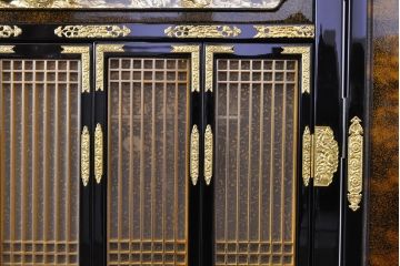 中古　未使用　展示品　70代　金仏壇「大空」　梨地塗り　落ち着きのある明るい佇まいが魅力の長岡仏壇(定価約120万円)(R-051622)