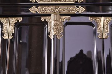 中古　未使用　展示品　70代　金仏壇「大空」　梨地塗り　落ち着きのある明るい佇まいが魅力の長岡仏壇(定価約120万円)(R-051622)