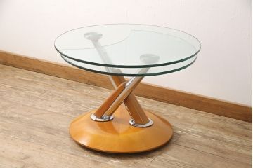 中古　IDC大塚家具取り扱い　ドイツ高級家具　Ronald Schmitt (ロナルドシュミット)　スタイリッシュな佇まいの可動式ガラステーブル(センターテーブル、リビングテーブル、カフェテーブル、コーヒーテーブル)(定価約30万円)(R-051623)