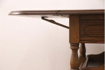 中古　木製の車輪が付いた、可愛らしいデザインが魅力のワゴンテーブル(キッチンワゴン、トロリー、バタフライテーブル、ドロップリーフテーブル)(R-051628)
