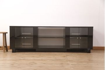 中古　美品　IDC大塚家具　バーズアイ　スプレンダーシリーズ　スタイリッシュなデザインで大人の空間を演出するテレビボード(テレビ台、ローボード、リビングボード、収納棚)(定価約43万円)(R-051632)