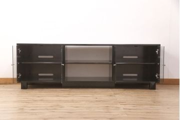 中古　美品　IDC大塚家具　バーズアイ　スプレンダーシリーズ　スタイリッシュなデザインで大人の空間を演出するテレビボード(テレビ台、ローボード、リビングボード、収納棚)(定価約43万円)(R-051632)