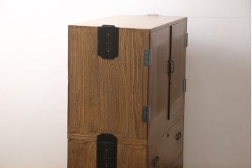 和製ヴィンテージ　衣装盆付き　渋く落ち着いた佇まいが魅力の二段重ね総桐箪笥(和タンス、着物箪笥、ビンテージ、桐たんす)(R-051633)