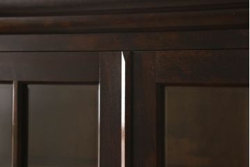 中古　松本民芸家具　品の良さを感じさせるシックな佇まいのA型食器棚(定価約55万円)(キャビネット、収納棚、戸棚)(R-051635)