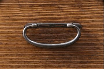 和製アンティーク　渋く落ち着いた佇まいが魅力的な重ねの総桐箪笥(和タンス、引き出し、桐たんす)(R-051639)