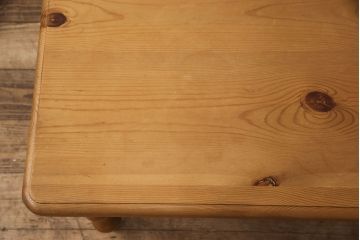 中古　PENNY WISE(ペニーワイズ)　パイン材　ほっこりとした温かい空間づくりに活躍するセンターテーブル(リビングテーブル、コーヒーテーブル)(R-051641)