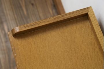 和製ヴィンテージ　神戸洋家具　ナラ材　CDや本の整理に活躍する横長の飾り棚(ローボード、本棚、CDラック、ビンテージ)(R-051646)