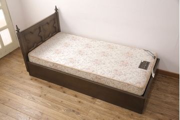ビンテージ　神戸洋家具　永田良介商店　ヘッドボードのデザインがお洒落な木製ベッド(シングルベッド、マットレス、ヴィンテージ)(R-051648)