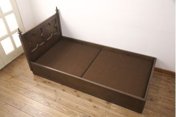 ビンテージ　神戸洋家具　永田良介商店　ヘッドボードのデザインがお洒落な木製ベッド(シングルベッド、マットレス、ヴィンテージ)(R-051648)