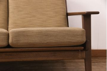 中古　デンマーク家具　Hans J Wegner(ハンス・J・ウェグナー)　GETAMA(ゲタマ)　GE290　オーク材　淡いトーンの色合いがお洒落な3人掛けソファ(アームソファ)(R-051649)