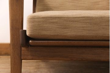 中古　デンマーク家具　Hans J Wegner(ハンス・J・ウェグナー)　GETAMA(ゲタマ)　GE290　オーク材　淡いトーンの色合いがお洒落な3人掛けソファ(アームソファ)(R-051649)