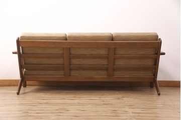 中古　デンマーク家具　Hans J Wegner(ハンス・J・ウェグナー)　GETAMA(ゲタマ)　GE290　オーク材　淡いトーンの色合いがお洒落な3人掛けソファ(アームソファ)(R-051649)
