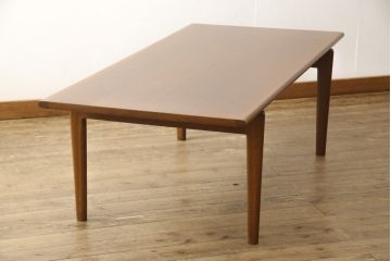 中古　デンマーク家具　Hans J Wegner(ハンス・J・ウェグナー)　GETAMA(ゲタマ)　洗練されたスタイリッシュさが魅力的なセンターテーブル(コーヒーテーブル、リビングテーブル)(R-051650)