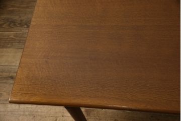 中古　デンマーク家具　Hans J Wegner(ハンス・J・ウェグナー)　GETAMA(ゲタマ)　洗練されたスタイリッシュさが魅力的なセンターテーブル(コーヒーテーブル、リビングテーブル)(R-051650)