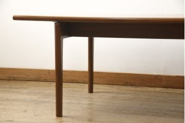中古　デンマーク家具　Hans J Wegner(ハンス・J・ウェグナー)　GETAMA(ゲタマ)　洗練されたスタイリッシュさが魅力的なセンターテーブル(コーヒーテーブル、リビングテーブル)(R-051650)