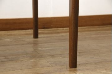 中古　デンマーク家具　Hans J Wegner(ハンス・J・ウェグナー)　GETAMA(ゲタマ)　洗練されたスタイリッシュさが魅力的なセンターテーブル(コーヒーテーブル、リビングテーブル)(R-051650)