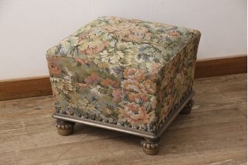 中古　神戸洋家具　永田良介商店　ゲンコツ型　最高峰!花柄ファブリックが格調高い空間を演出する1人掛けソファ、オットマンセット(定価約85万円)(アームソファ、一人掛け、1P、スツール)(R-051652)