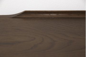 ヴィンテージ家具　ジャパンビンテージ　ナラ材　日田工芸風　凝ったデザインの天板とパーケット柄の扉が魅力の上質なサイドボード(サイドキャビネット、リビングボード、テレビボード、テレビ台、ローボード、収納棚)(R-051656)