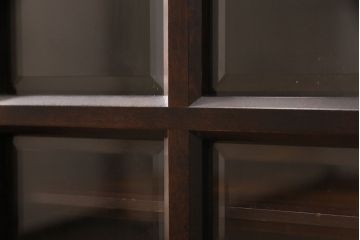 中古　北海道民芸家具　脚または台輪を付けてリメイク!品のある佇まいのキャビネット(食器棚、飾り棚、収納棚、本箱、ブックケース、サイドボード、サイドキャビネット)(R-051657)