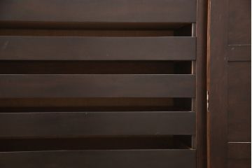 中古　松本民芸家具　脚(台輪)付きリメイク　取り入れやすいサイズが嬉しい!衣装盆付き収納棚(和タンス、着物箪笥、戸棚、引き出し)(R-051659)