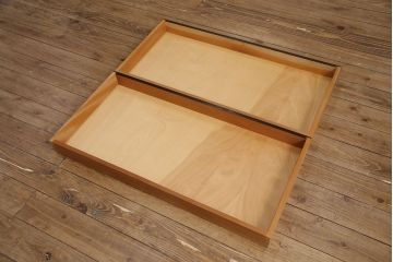 中古　松本民芸家具　脚(台輪)付きリメイク　取り入れやすいサイズが嬉しい!衣装盆付き収納棚(和タンス、着物箪笥、戸棚、引き出し)(R-051659)