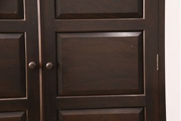 中古　松本民芸家具　脚(台輪)付きリメイク　取り入れやすいサイズが嬉しい!衣装盆付き収納棚(和タンス、着物箪笥、戸棚、引き出し)(R-051659)