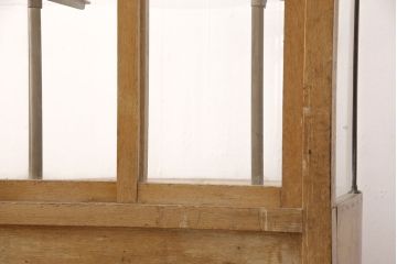 和製アンティーク　希少!!半円型で珍しいデザインが魅力的な縦型Rガラスケース(曲面ガラス、ショーケース、陳列棚、店舗什器、キャビネット、曲げガラス)(R-051661)