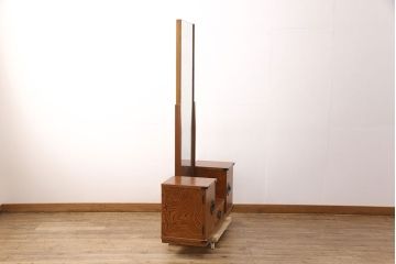 中古　岩谷堂箪笥　上質な空間づくりにおすすめ!くっきりした木目が目を惹く鏡台(姿見、ミラー、ドレッサー)(R-051664)