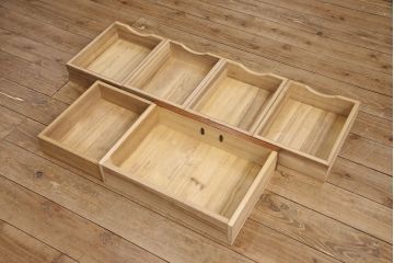 中古　岩谷堂箪笥　上質な空間づくりにおすすめ!くっきりした木目が目を惹く鏡台(姿見、ミラー、ドレッサー)(R-051664)