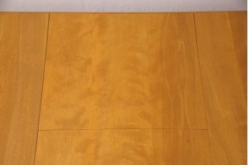 中古　美品　横浜クラシック家具　ダニエル(Daniel)　木の温もりを感じられる伸張式ダイニングテーブル(エクステンションテーブル、4人掛け、6人掛け)(R-051670)