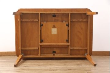 中古　美品　横浜クラシック家具　ダニエル(Daniel)　木の温もりを感じられる伸張式ダイニングテーブル(エクステンションテーブル、4人掛け、6人掛け)(R-051670)