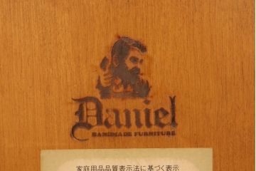 中古　美品　横浜クラシック家具　ダニエル(Daniel)　木の温もりを感じられる伸張式ダイニングテーブル(エクステンションテーブル、4人掛け、6人掛け)(R-051670)