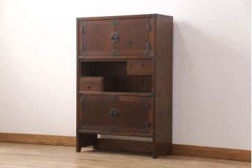 中古　松本民芸家具　希少!風情ある和モダンの空間づくりに活躍するD型朝鮮棚(タモ、ラッカー)(茶棚、サイドキャビネット、収納棚、飾り棚)(定価約140万円)(R-051671)
