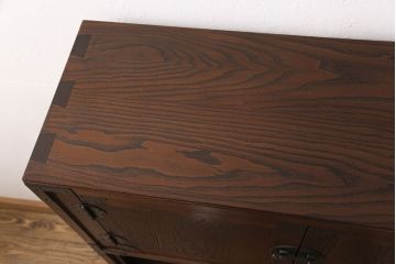 中古　松本民芸家具　希少!風情ある和モダンの空間づくりに活躍するD型朝鮮棚(タモ、ラッカー)(茶棚、サイドキャビネット、収納棚、飾り棚)(定価約140万円)(R-051671)