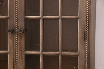 和製ヴィンテージ　神戸洋家具　西洋風のクラシカルな佇まいがお洒落なナラ材製キャビネット(サイドボード、ブックケース、収納棚)(R-051674)