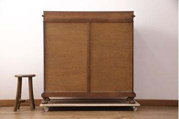 和製ヴィンテージ　神戸洋家具　西洋風のクラシカルな佇まいがお洒落なナラ材製キャビネット(サイドボード、ブックケース、収納棚)(R-051674)