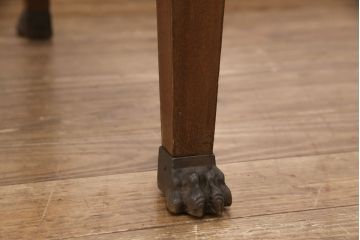 ヨーロッパヴィンテージ　スペイン家具　真鍮の飾り金具が個性あふれる、マホガニー材のレザートップデスク(机、在宅ワーク、在宅用テーブル)(R-051677)
