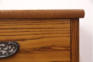 中古　美品　三越百貨店取扱い　手作り国産家具　民芸家具　栗材の明るい色合いとくっきりとした木目が魅力の民芸箪笥(チェスト、引き出し、サイドチェスト、ローボード)(R-051682)