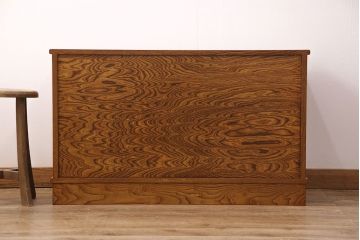 中古　美品　三越百貨店取扱い　手作り国産家具　民芸家具　栗材の明るい色合いとくっきりとした木目が魅力の民芸箪笥(チェスト、引き出し、サイドチェスト、ローボード)(R-051682)
