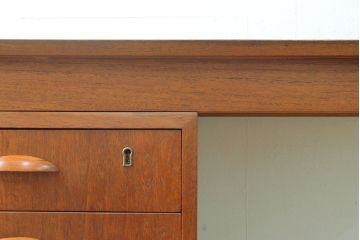 ビンテージ家具　デンマーク　チーク材　北欧スタイルの空間づくりにおすすめのデスク&チェアセット(ワークデスク、片袖机、椅子、ヴィンテージ)(R-051687)