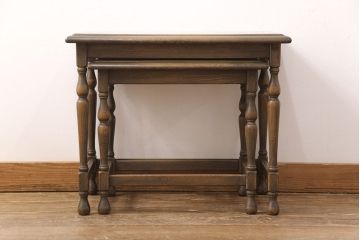 中古　美品　神戸洋家具・永田良介商店　クラシカルな雰囲気漂うネストテーブル(サイドテーブル、飾り台)(R-051690)